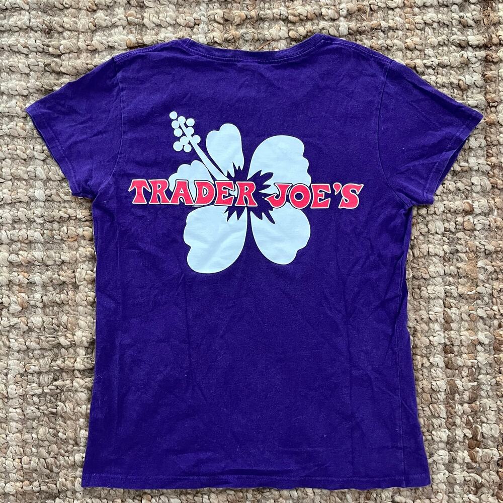 Trader Joe’s Hibiscus Logo Graphic T Shirt Women’s M Purple 100% Cotton Tee EUC